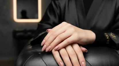 کاشت پودر یا پلی ژل؟ کدام برای شما بهتر است؟ | راهنمای کامل + مقایسه