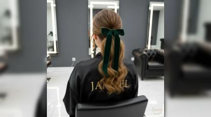 شیک‌ترین مدل شنیون نامزدی و بله‌برون: راهنمای انتخاب استایل ساده و خاص در سالن جانل