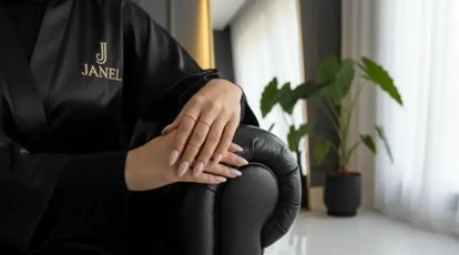 راز پنهان ریزش مو: آیا استرس واقعا قاتل زیبایی موهای شماست؟ + راهکار قطعی در مشهد