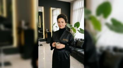 نجام آرایش دائم در دوران بارداری و شیردهی؛ مجاز یا ممنوع؟