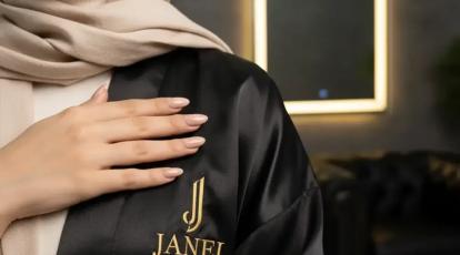 معماری ناخن راز انتخاب بهترین فرم (مربعی، بادامی، گلدانی) برای داشتن انگشتانی کشیده و جذاب