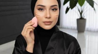 راهنمای جامع محو کردن خط لبخند و خطوط ریز: تکنیک‌های حرفه‌ای گریم در خانه