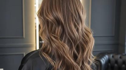 مدل موی «ولف کات» (Wolf Cut) بازگشت وحشی دهه ۸۰ + بهترین مدل موی دخترانه جدید درمشهد