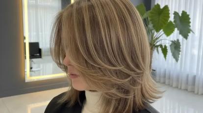 اثر وبلن (Veblen Effect) در زیبایی چرا کوتاهی موی ژورنالی یک سرمایه‌گذاری لوکس است؟