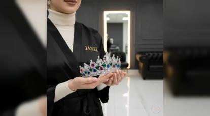 راهنمای انتخاب تاج عروس مناسب با مدل مو 2025 👑 | رازهای ست کردن تاج و شینیون