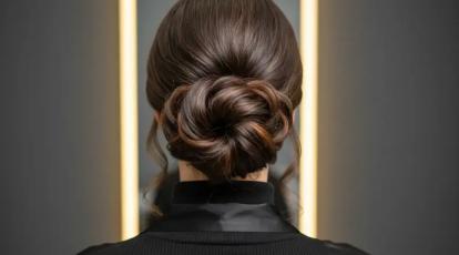 جذاب‌ترین مدل شینیون اروپایی پایین (Low Bun) انتخابی مینیمال برای عروس‌های خاص + خدمات شینیون اروپایی در مشهد
