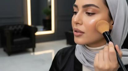 کانتورینگ خیس یا خشک؟ راز زاویه‌سازی حرفه‌ای صورت متناسب با پوست شما در سالن جانل