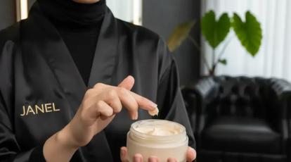 «ماسک مو» را به ریشه بزنیم یا ساقه؟ (اشتباهی که باعث ریزش می‌شود)