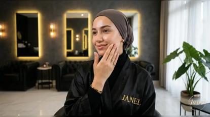 عوارض وحشتناک یک شب خوابیدن با آرایش! (نجات پوست + فشیال مشهد)