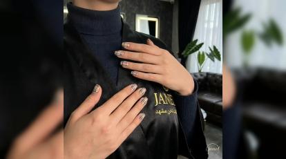  شکوه استایل کلاسیک و گرم؛ جذاب‌ترین طراحی‌های ناخن چهارخانه (Plaid Nails)