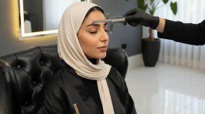 معماری ابرو با بند و موچین طراحی تخصصی قاب چشم که چهره شما را دگرگون می‌کند