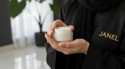 نجات پوست خشک و دهیدراته؛ رازهای داشتن پوستی مخملی و درخشان در مشهد