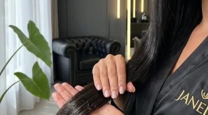 خداحافظی با گره مو رازهای طلایی خوابیدن و مراقبت از موی اکستنشن درمشهد