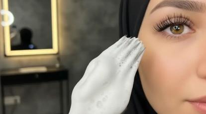 آموزش شستشوی اکستنشن مژه با فوم راز ماندگاری و سلامت چشم‌ها