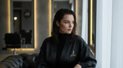  خوابیدن با موهای خیس 3 خطر پنهان و 5 راهکار طلایی در مشهد