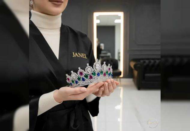 راهنمای انتخاب تاج عروس مناسب با مدل مو 2025 👑 | رازهای ست کردن تاج و شینیون