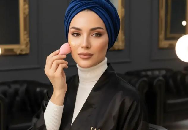 ترتیب صحیح آرایش: اول کرم‌پودر، کانسیلر یا کورکتر؟ | راز ماندگاری میکاپ در بهترین سالن مشهد